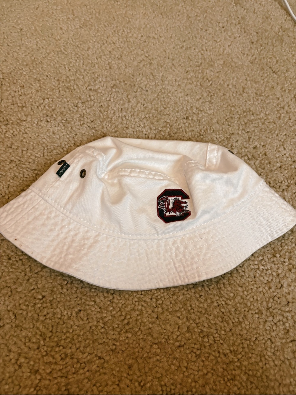 Gamecocks White Bucket Hat with Red Embroidered Logo